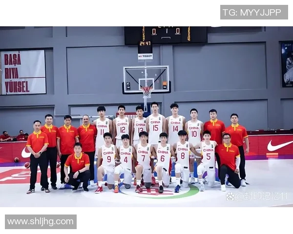 男篮亚洲杯尹朗带领中国队迎战韩国队争夺晋级名额