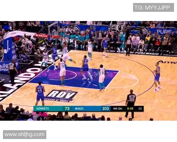 篮球十佳球集锦 精彩瞬间回顾 揭开最震撼的扣篮与绝杀时刻